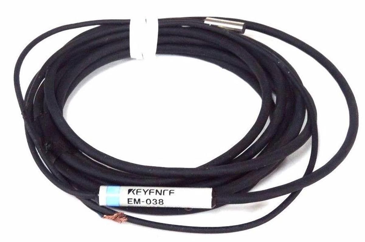 Used NEW KEYENCE EM-038 PROXIMITY SWITCH AMP-IN-CABLE EM038