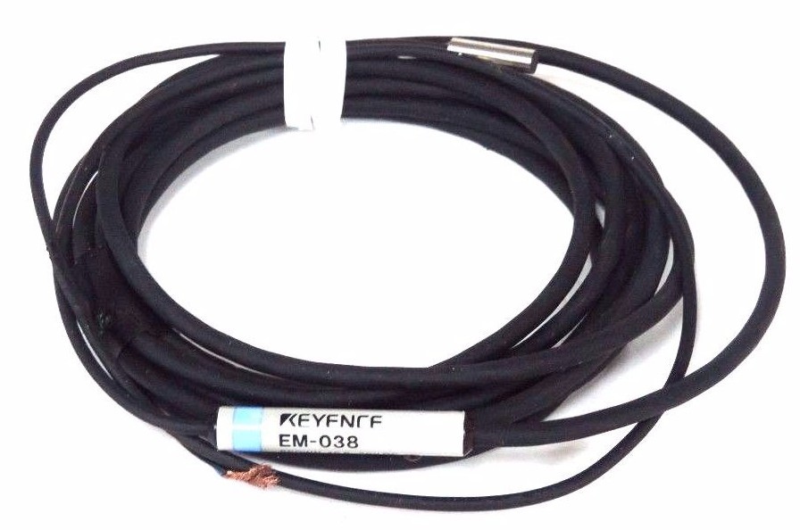 Used NEW KEYENCE EM-038 PROXIMITY SWITCH AMP-IN-CABLE EM038