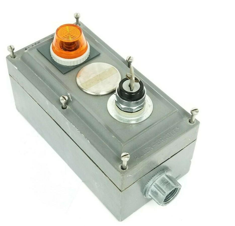 Used ALLEN BRADLEY 800H-2HAF4R PUSHBUTTON ASSEMBLY SER. C 800H-QR10 800H2HAF4R