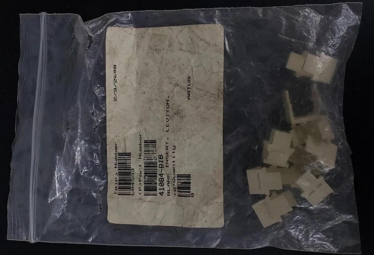 LOT OF 8 NEW LEVITON 41084-BIB BLANK QUICKPORT INSERTS 4084BIB