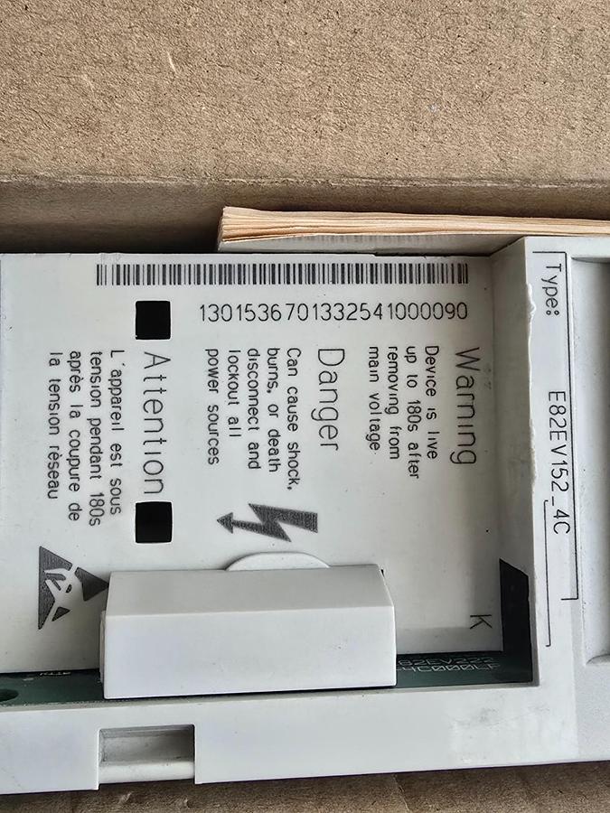 Used Lenze E82EV152P4C Inverter 8200 1.5kW 2HP 3~400V 13015367 E82EV152_4C 5700028001