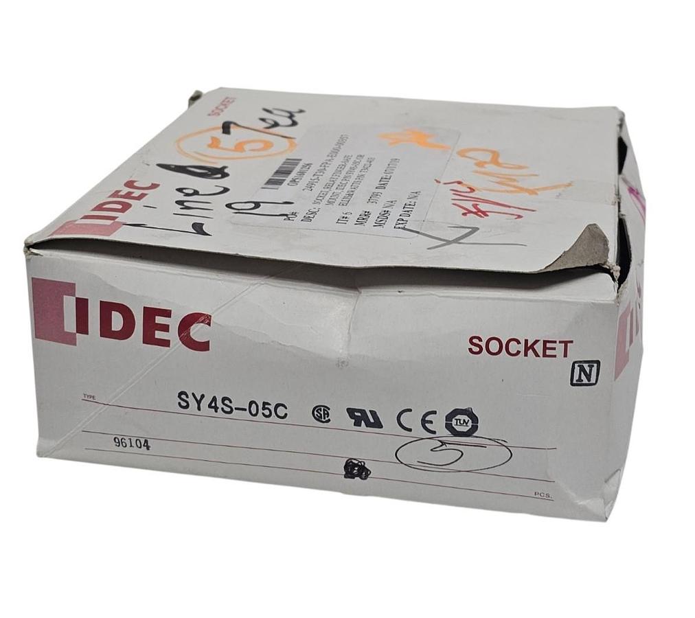 BOX OF 7 NEW IDEC SY4S-05C RELAY SOCKETS SY4S05C 14 POSITION 7AMP 4 POLE 300V