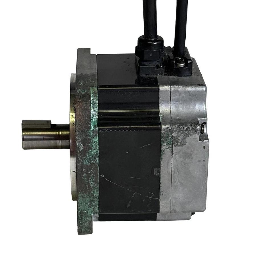 Used OMRON R7M-AP20030-S1 / R7MAP20030S1 SERVO MOTOR 200W 0.637Nm 2A 305914-1-7