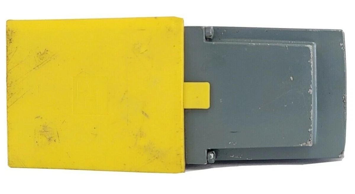 Used PARKER HANNIFIN PARKER 10101B1AYC DIRECTIONAL CONTROL VALVE 115V 60C 06EF