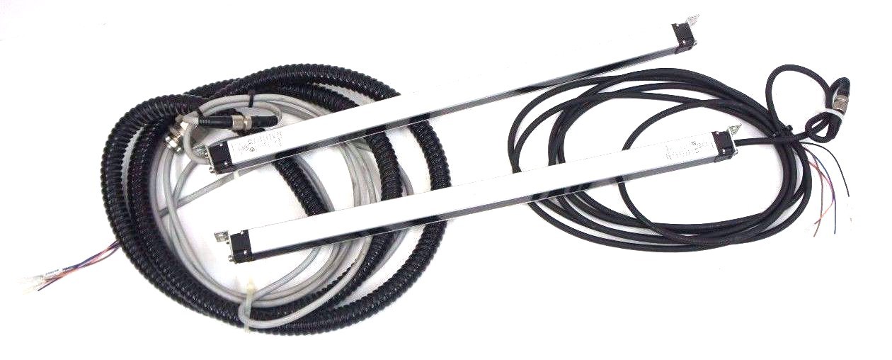 Used SET OF TAKEX LIGHT CURTAINS SS40-TR12 RECIEVER & SS40-TL12 TRANSMITTER