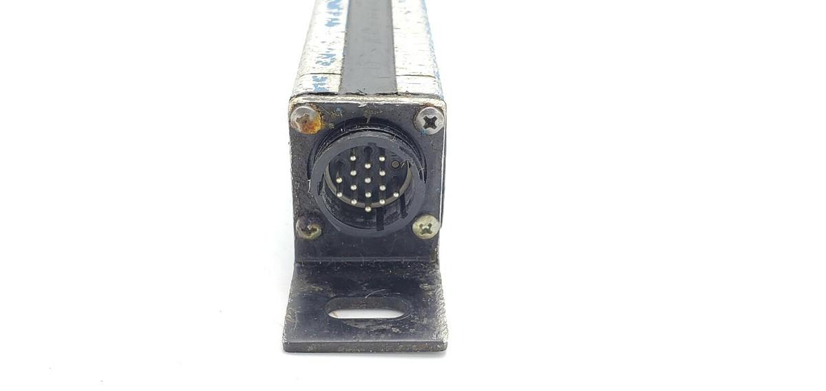 Used PINNACLE MICROGUARD DR-20-0F-20 SAFETY LIGHT CURTAIN EMITTER DR200F20