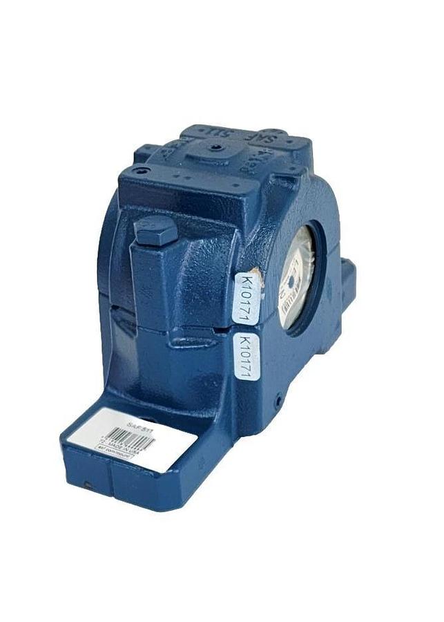 NIB SKF SAF511X2 PILLOW BLOCK HOUSING TWO BOLT BASE