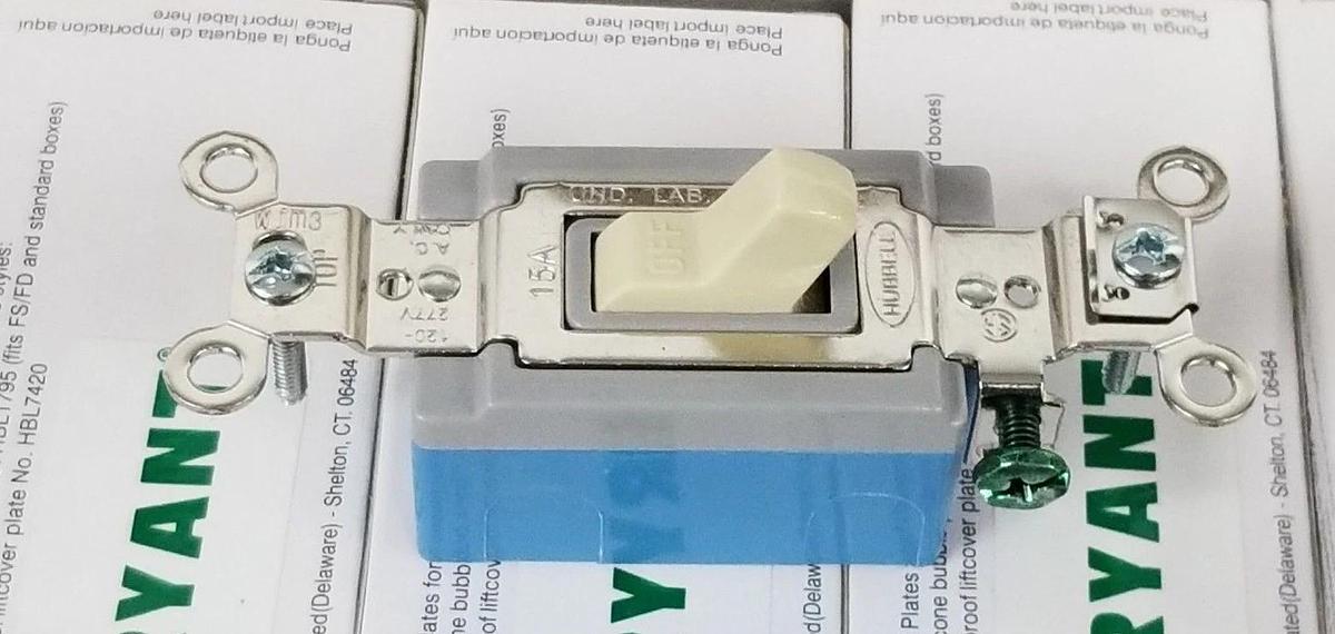 Used BOX OF 10 NEW BRYANT 4801-I AC SWITCHES, SINGLE POLE 15A, 120-277 VAC, 4801I