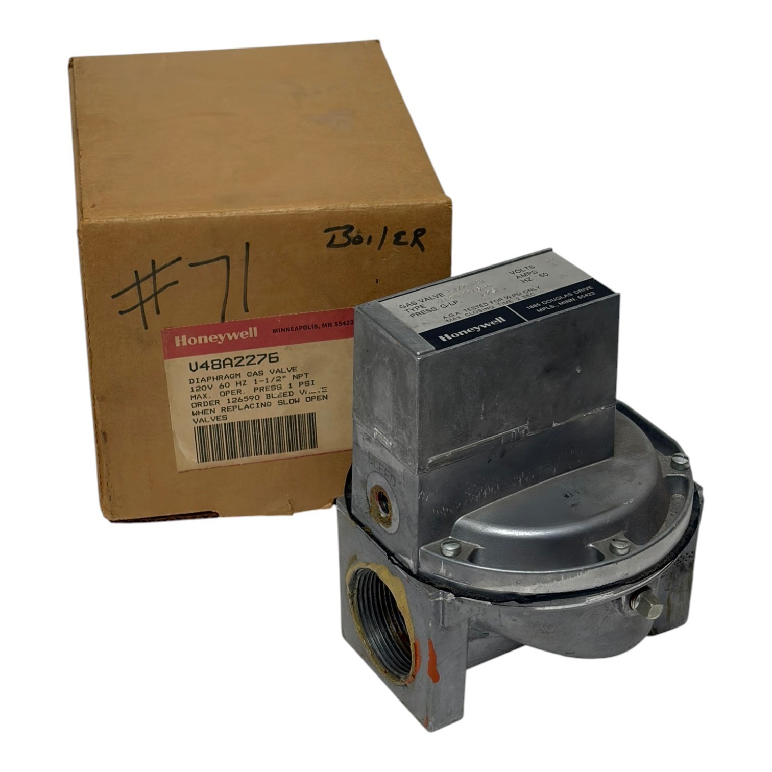 Used Honeywell V48A2276 Diaphragm Gas Valve 1-1/2 Inch NPT 120V 1 PSI Used