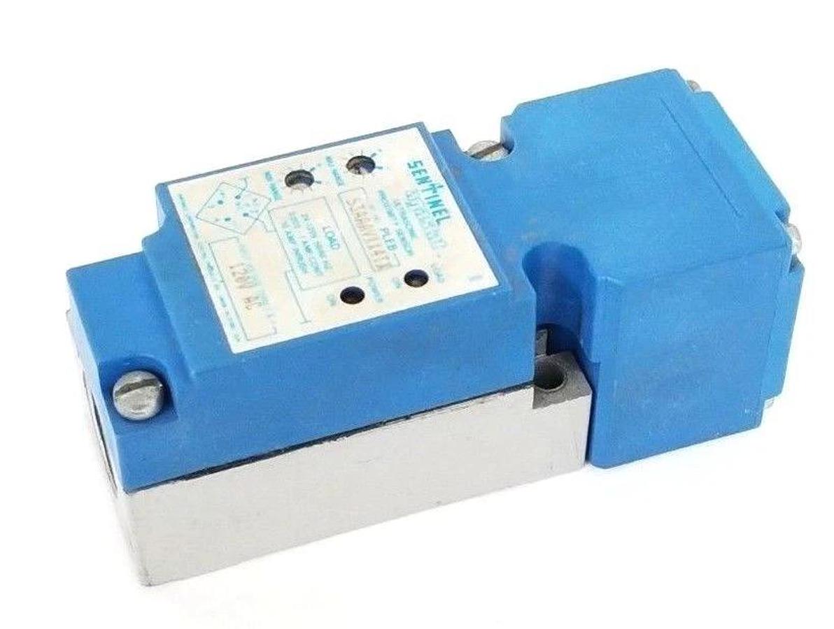 Used SENTINEL AGASTAT S3AAAVXX4TX PROXIMITY SENSOR 120V AC