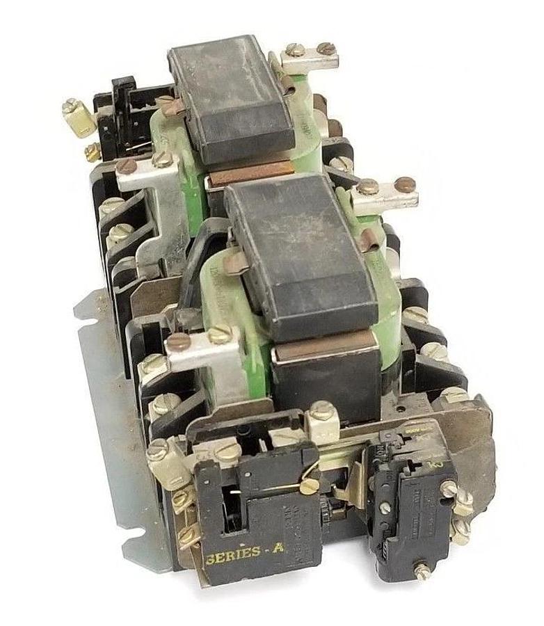 Used GENERAL ELECTRIC CONTACTOR ASSEMBLY W/ 15D22G22 COILS, 124D028, CR124 RELAYS