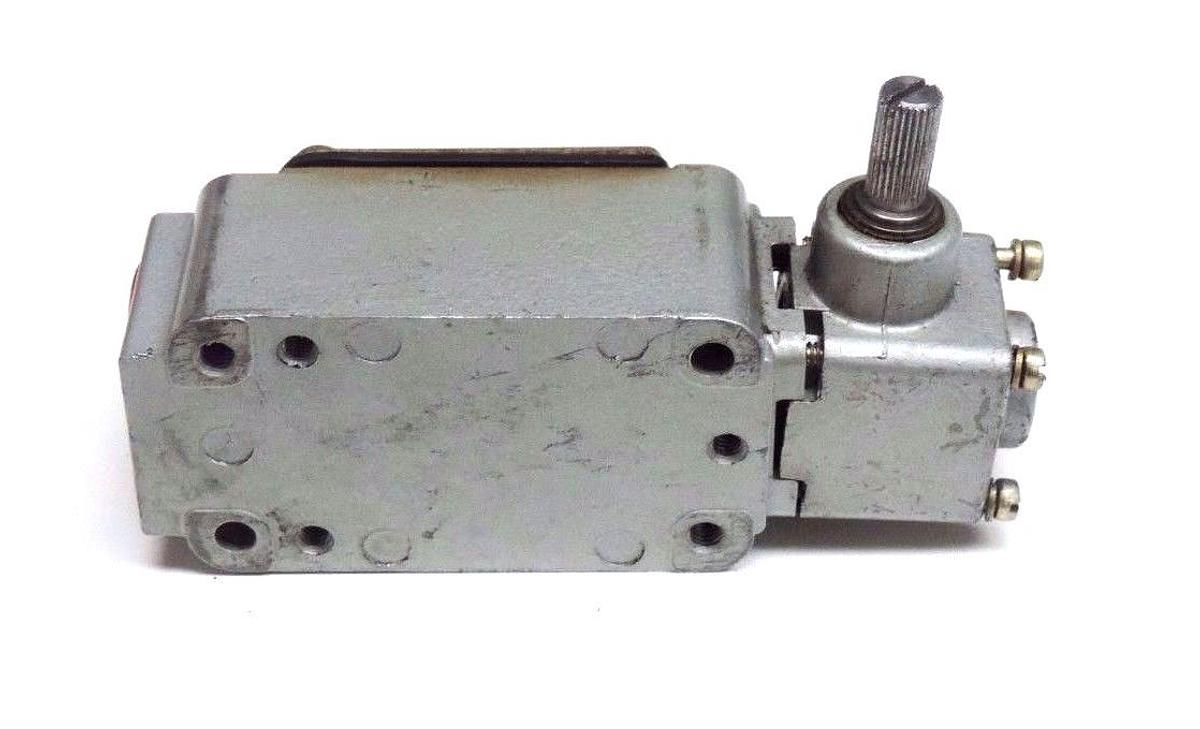 Used WESTINGHOUSE RRLB OIL TITE LIMIT SWITCH 10AMP CONT. 600 VAC. MAX.