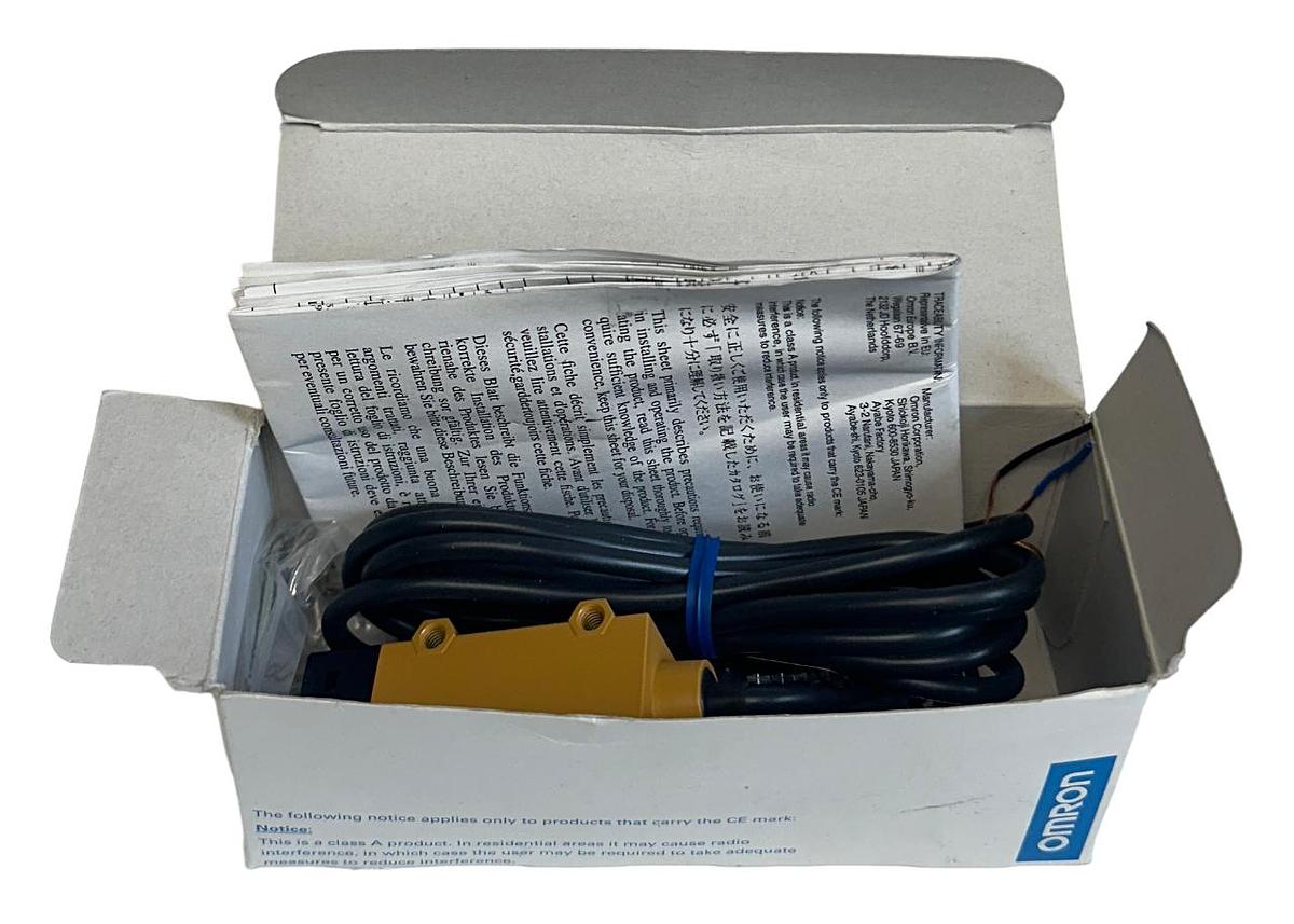 Used NEW OMRON E3S-R2E4 / E3SR2E4 PHOTOELECTRIC SWITCH 12-24VDC 2M CABLE NSMP