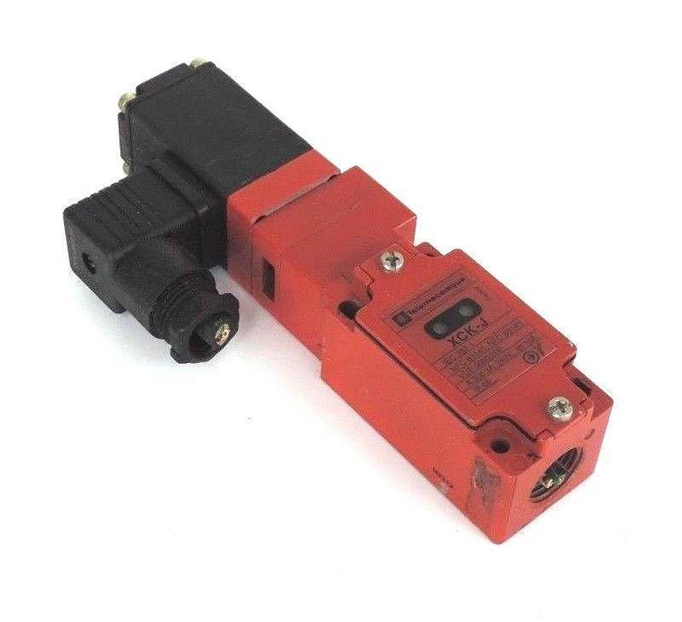 Used TELEMECANIQUE XCK-J5954F3H4 SAFETY SWITCH XCKJ5954F3H4 W/ ZCK-J922H4 CONNECTOR