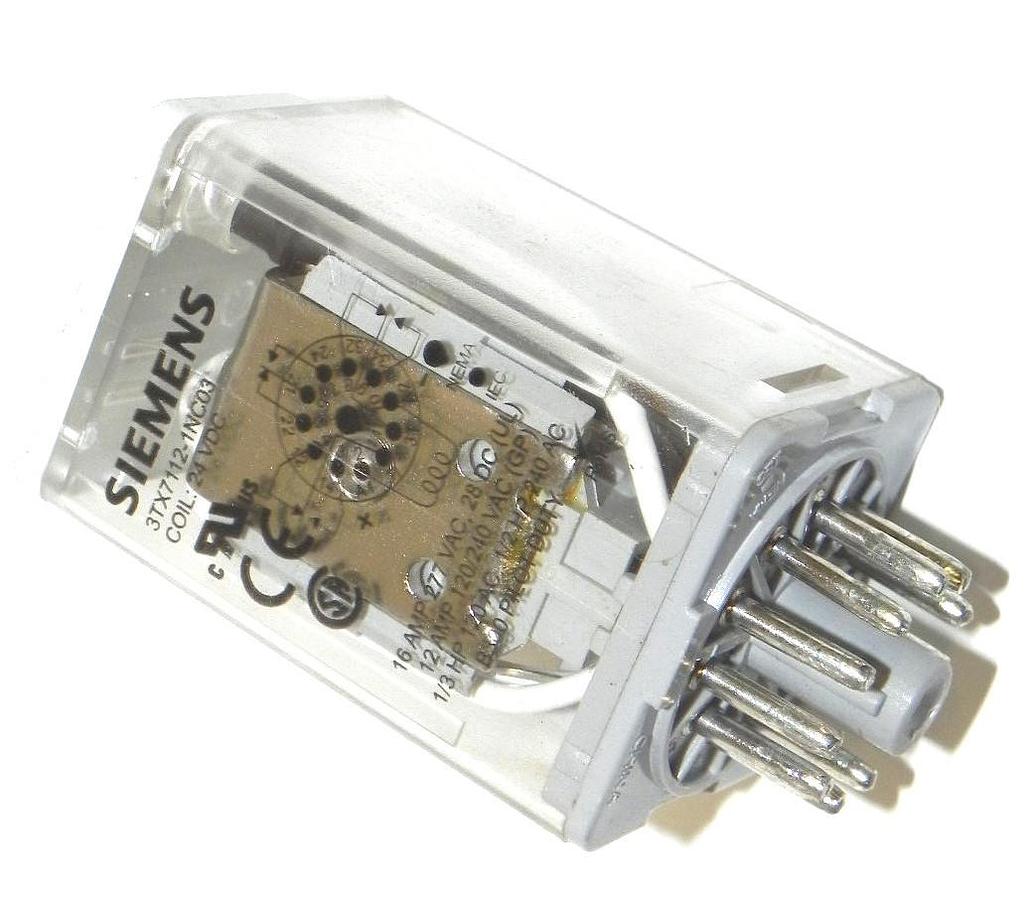 Used SIEMENS 3TX7112-1NC03 RELAY, COIL 24VDC, 3PDT, 11 PIN, PUSH BTN. DOOR, LED, FLAG