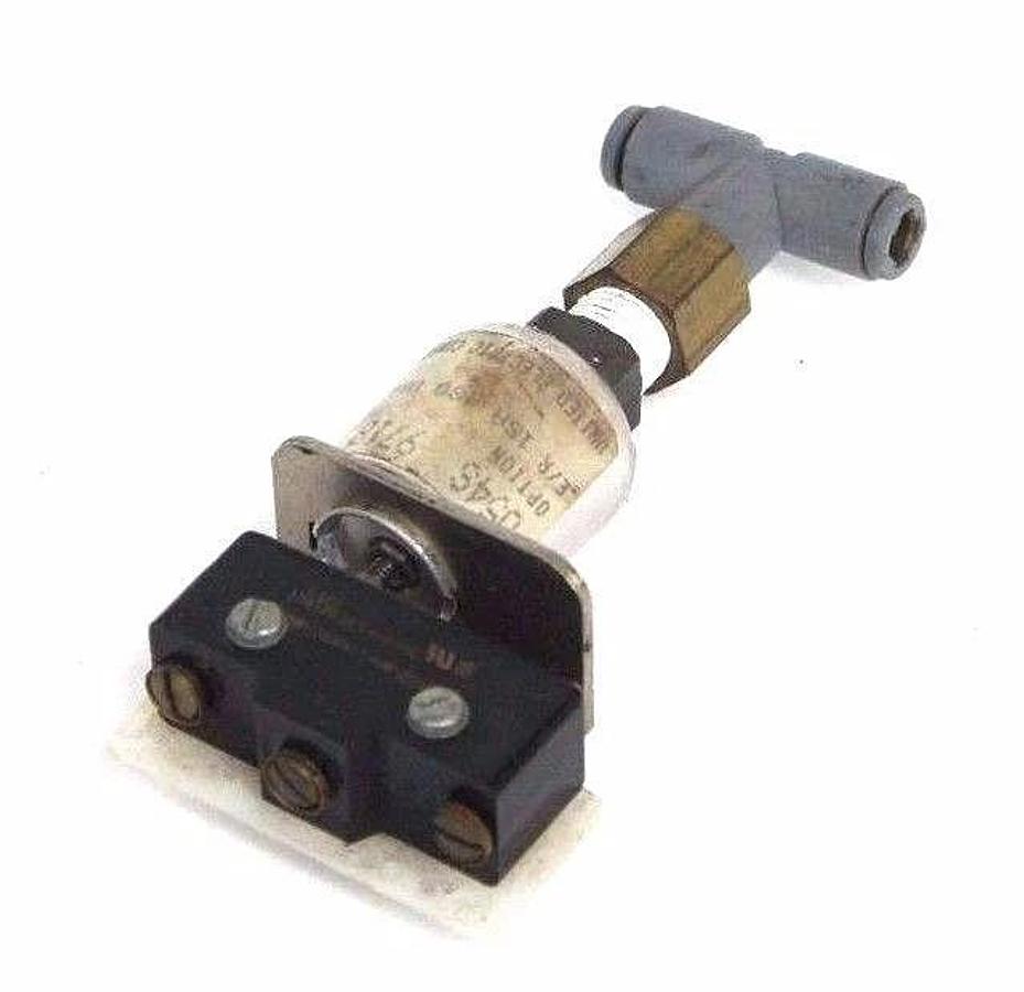 Used UNITED ELECTRIC J54S 9718 PRESSURE SWITCH E/R 15A 480 VAC L103 15A125 J54S9718