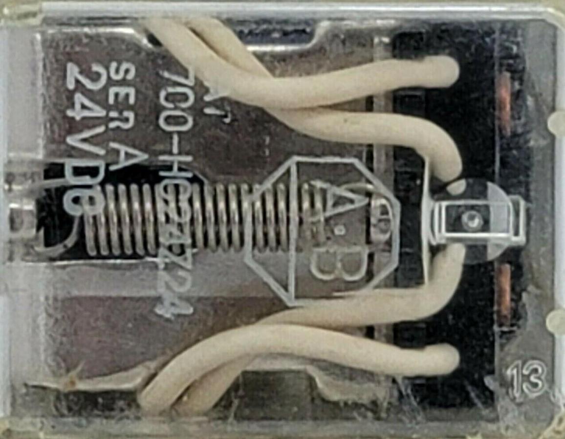 Used LOT OF 5 ALLEN BRADLEY 700-HC14Z24 RELAYS SER A 700HC14Z24