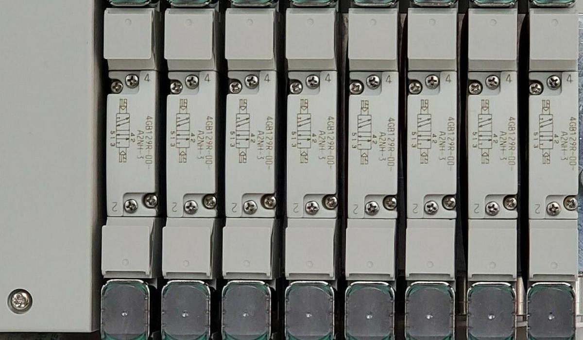 Used NIB CKD M4GB120R-C6-T6G1WHD-8-3 MANIFOLD OPP3-1G CC-LINK W/ 4GB129R-00-A2NH-3