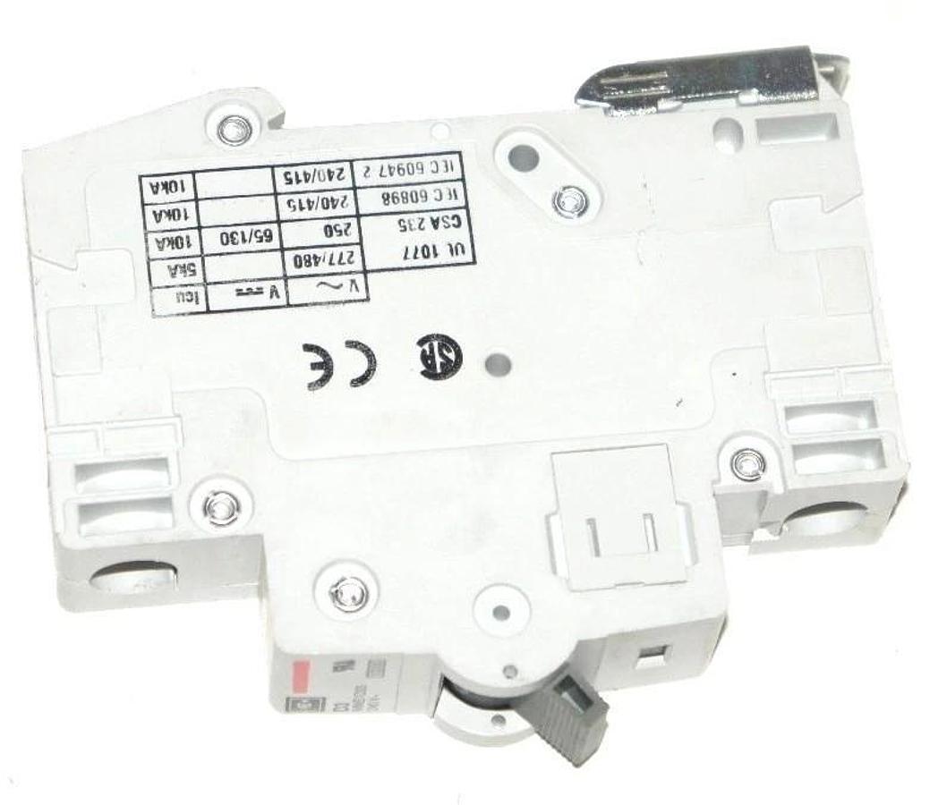 Used LOT OF 7 CUTLER HAMMER WMS1D03 CIRCUIT BREAKERS, 3AMP, 1POLE, 240 V