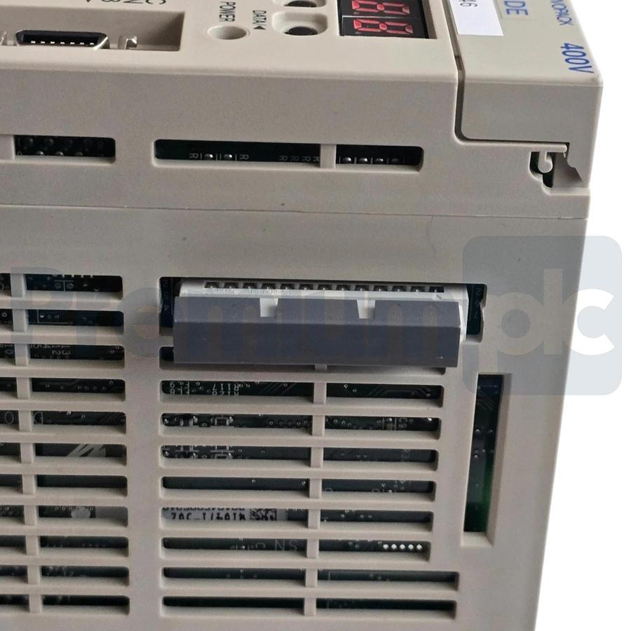 Yaskawa SGDH-30DE / SGDH30DE Sigma II Servopack Amplifier 3kW 400V 11.9A NSNP
