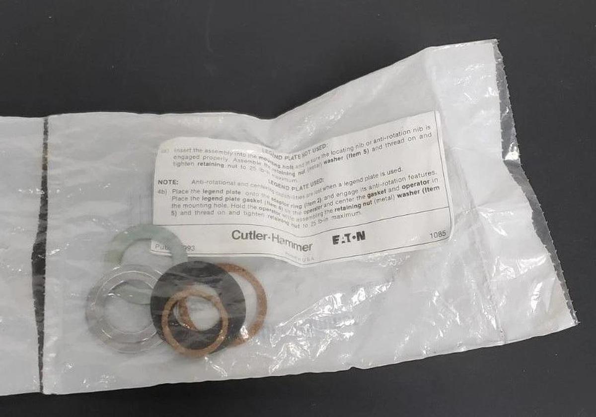 Used LOT OF 2 NEW EATON CUTLER-HAMMER E22ARK ADAPTOR KITS SER. A1