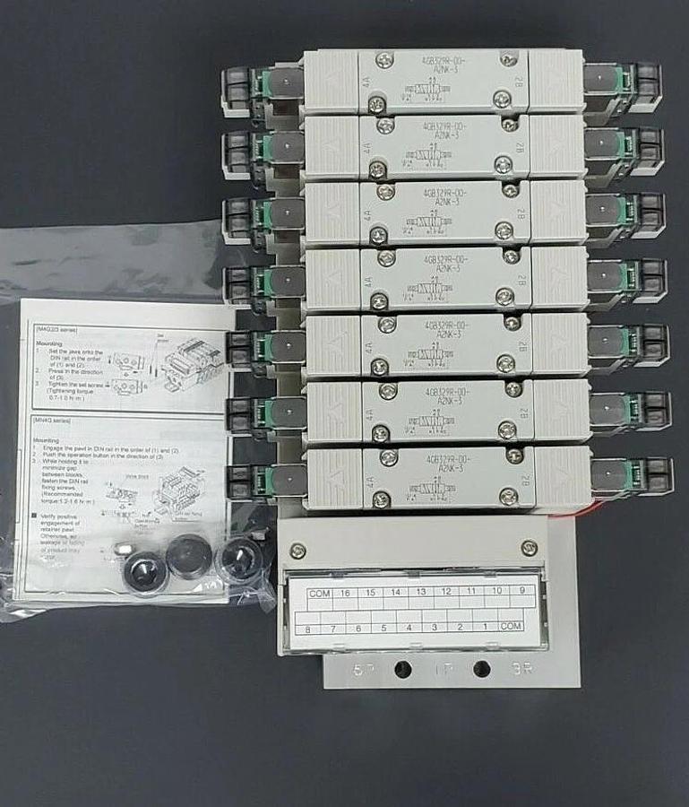 Used NIB CKD M4GB320R-08-T10K-7-3 VALVE MANIFOLD ASSEMBLY DC24V, M4GB320R08T10K73