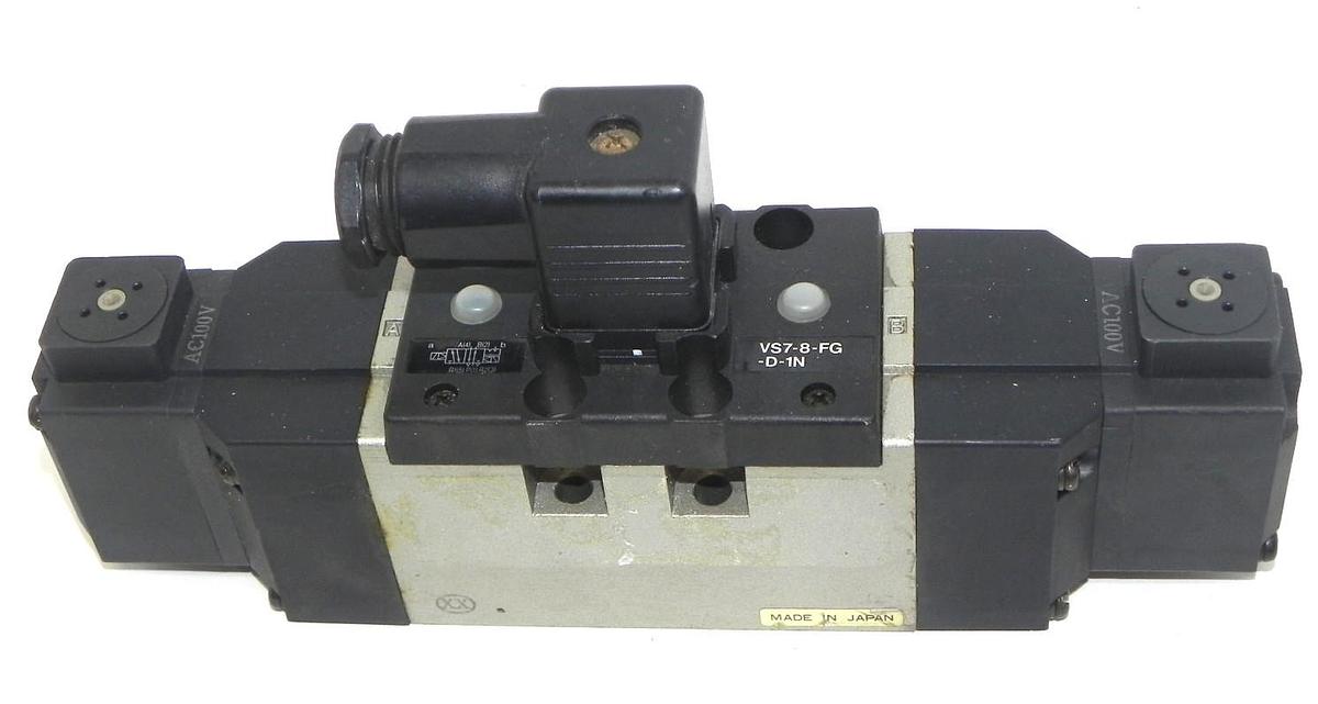Used SMC VS7-8-FG-D-1N SOLENOID VALVE VS78FGD1N, AC100V