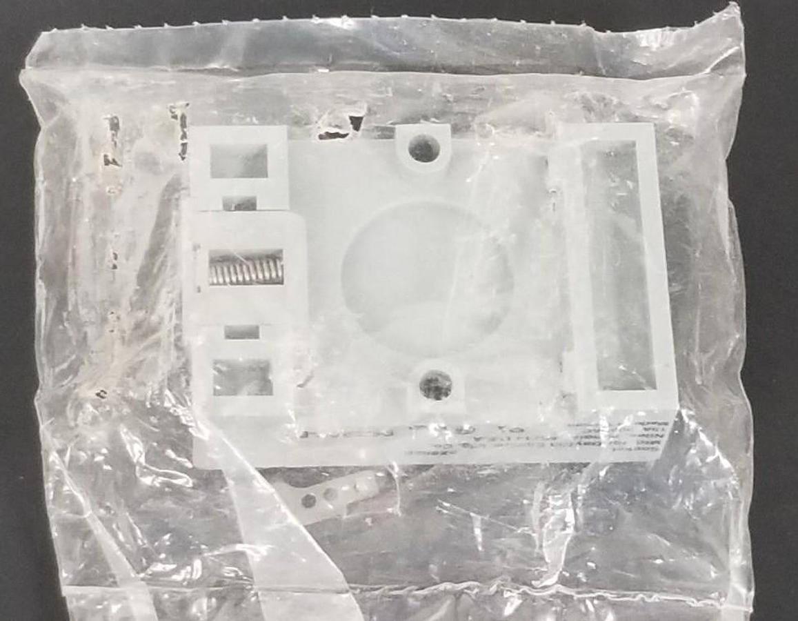Used NEW DAYTON 5X852E RELAY SOCKET 10A, 300V, 8-BLADE