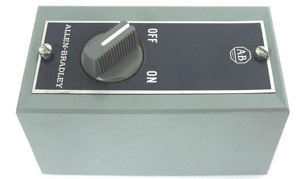 NIB ALLEN BRADLEY 800S-R2SX SELECTOR SWITCH 800SR2SX, SER. M