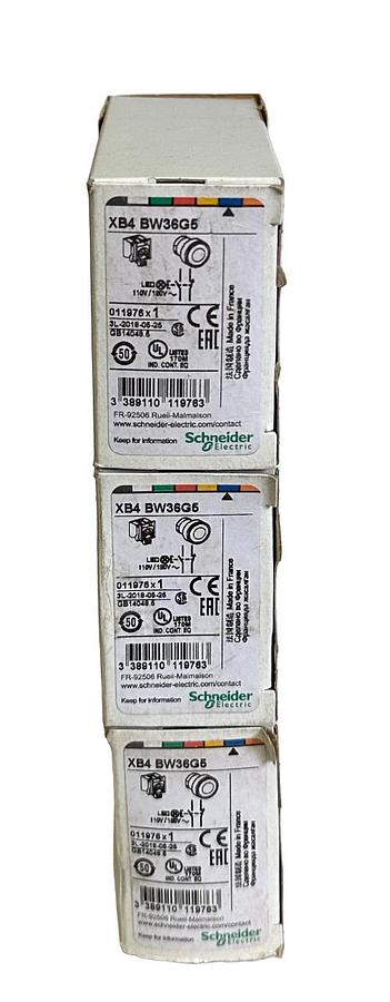 Used 3 NEW SCHNEIDER ELECTRIC XB4 BW36G5 / XB4BW36G5 BLUE PUSHBUTTONS