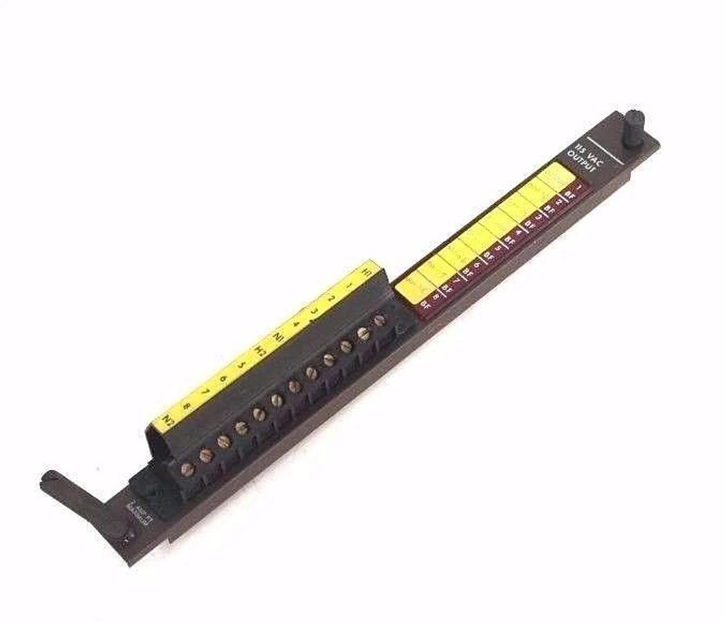 Used GE FANUC IC600FP904B FACE PLATE FOR 115VAC OUTPUT MODULE SERIES 6