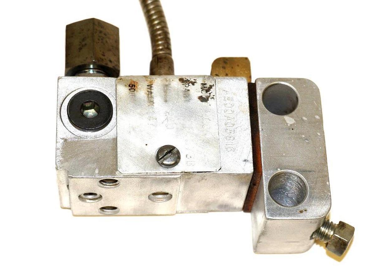 Used NORDSON 274373B APPLICATOR HEAD MODEL H20A, 240V 147W 50/60W, 274373