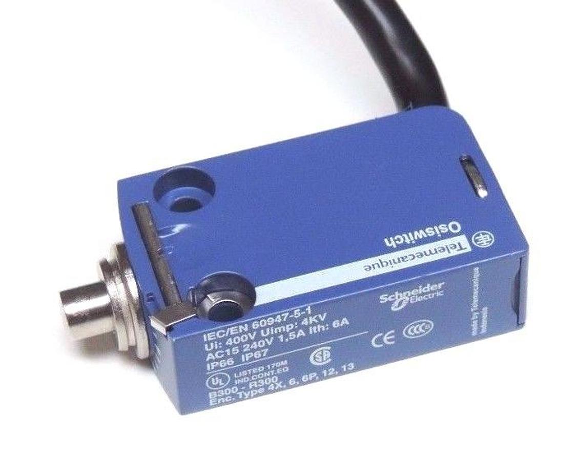 Used NEW TELEMECANIQUE XCM-D2110L2 LIMIT SWITCH XCMD2110L2