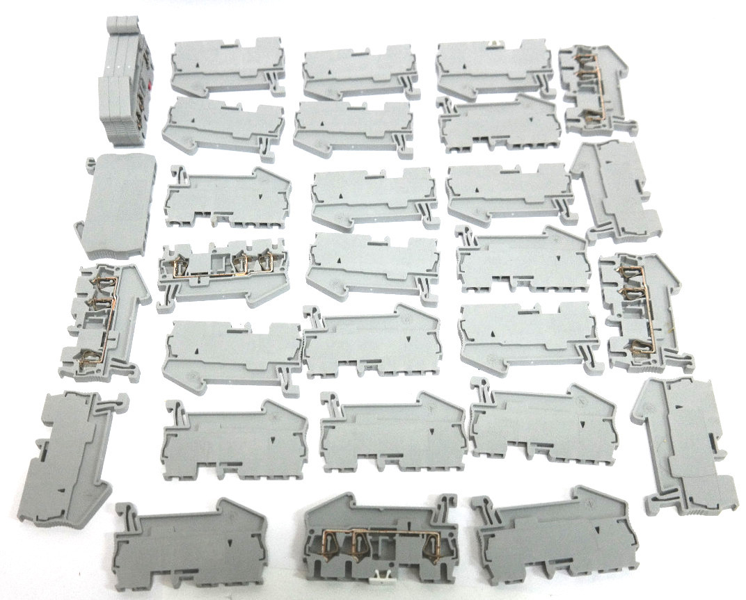 Used 32 PHOENIX CONTACT ST-2.5 TERMINAL BLOCKS FEED-THROUGH 20AMP 600V GREY, ST25