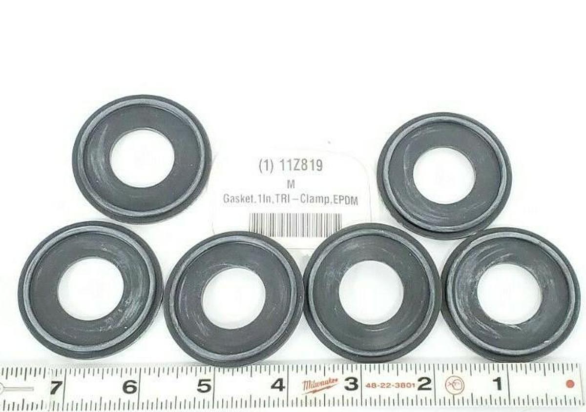 Used (6) NEW RUBBER FAB 40MPE-Z-XR-100 EPDM CLAMP GASKETS METAL DETECTABLE 11Z819