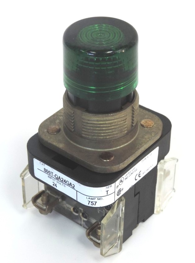 Used ALLEN BRADLEY 800T-QA24GA2 PUSHBUTTON 800TQA24GA2 SER. T  W/ 800T-XA2 SER. D