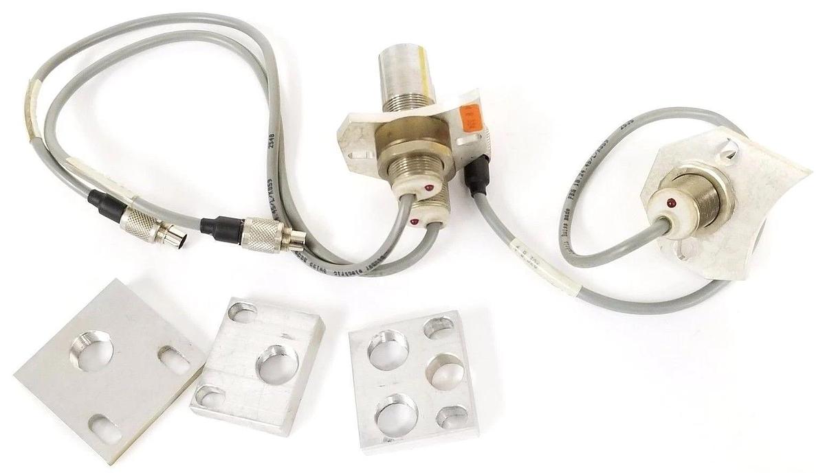 Used LOT OF 3 BAUMER ELECTRIC FEG18.24.45/L/K859 TRANSMISSIVE SWITCHES