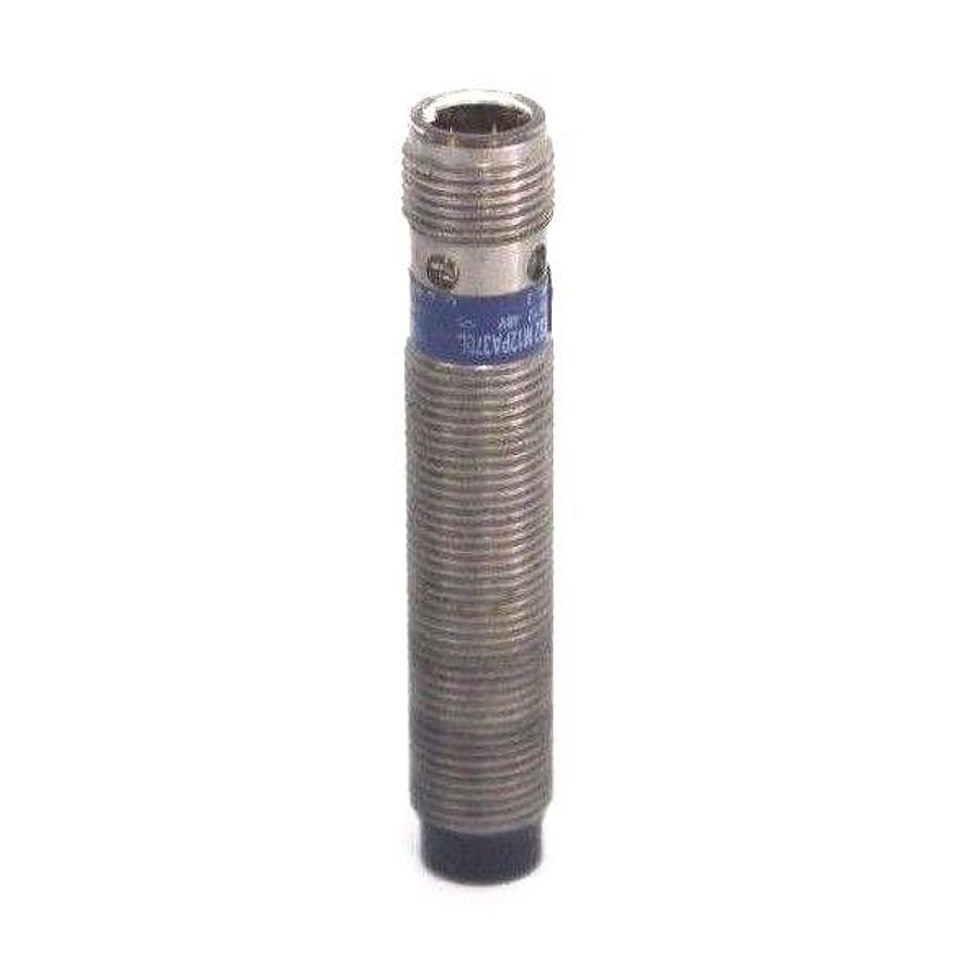 Used TELEMECANIQUE XS2-M12PA370D INDUCTIVE PROXIMITY SENSOR 2.5MM RANGE
