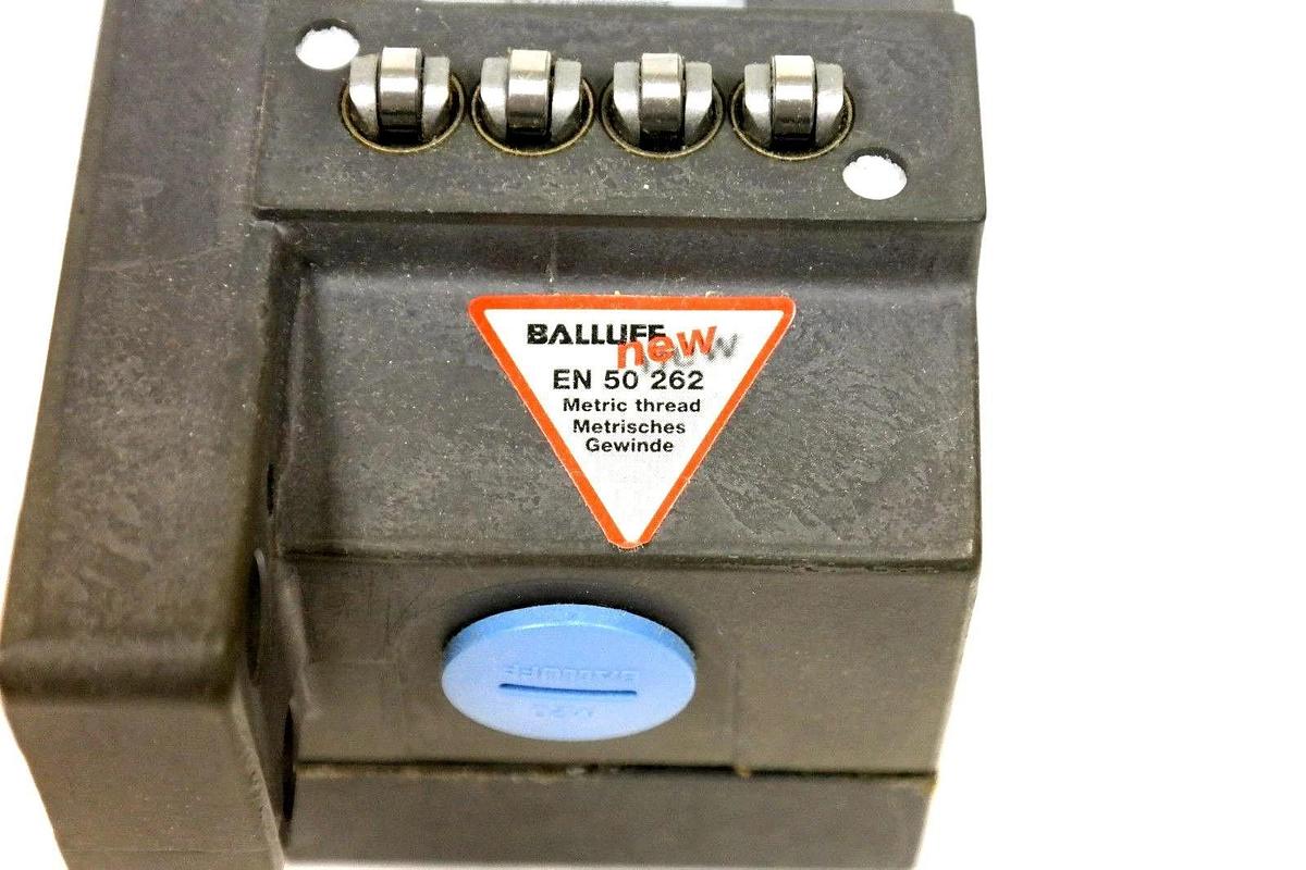 Used NIB BALLUFF BNS 819-D04-R12-62-10-FE SWITCH BNS01KK 130637 BNS819D04R126210FE