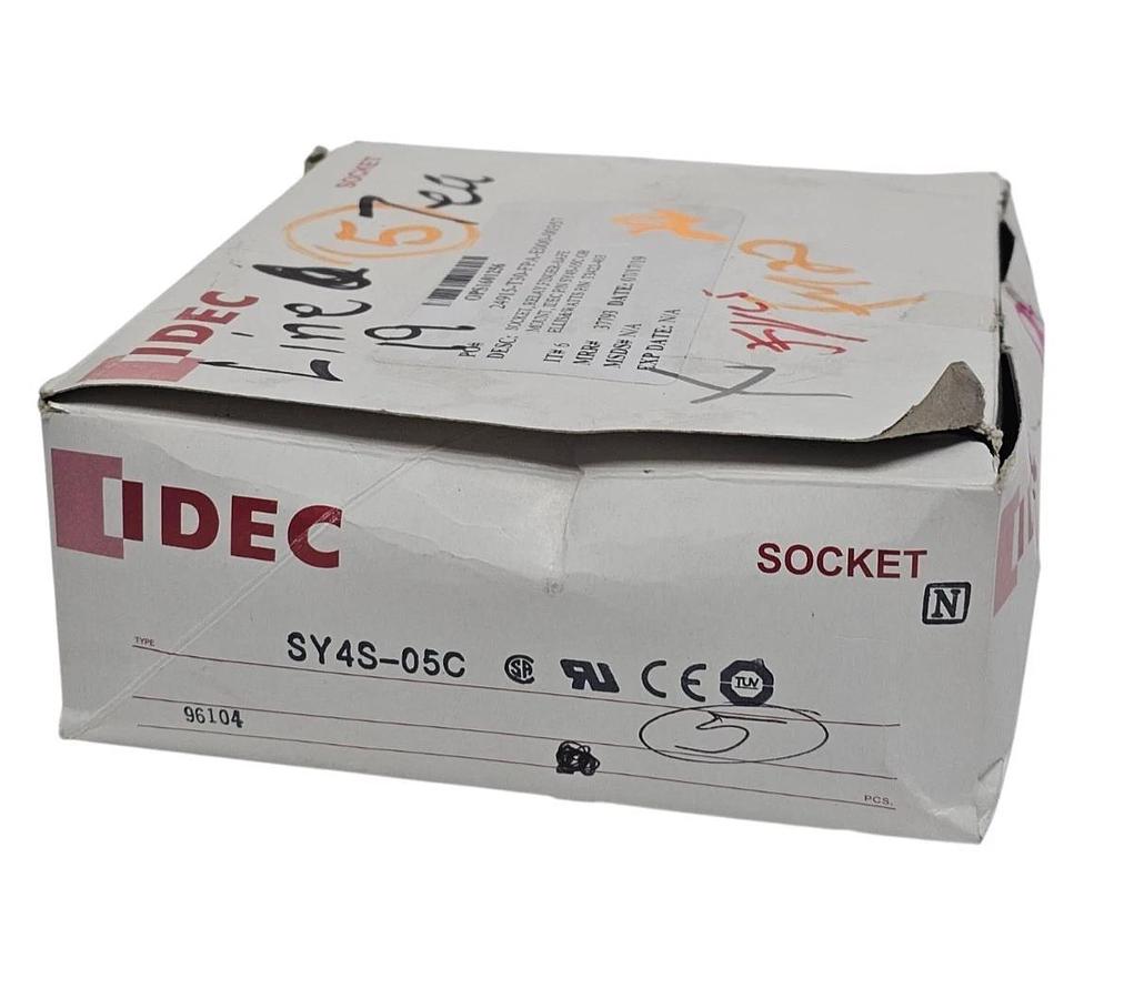 BOX OF 7 NEW IDEC SY4S-05C RELAY SOCKETS SY4S05C 14 POSITION 7AMP 4 POLE 300V