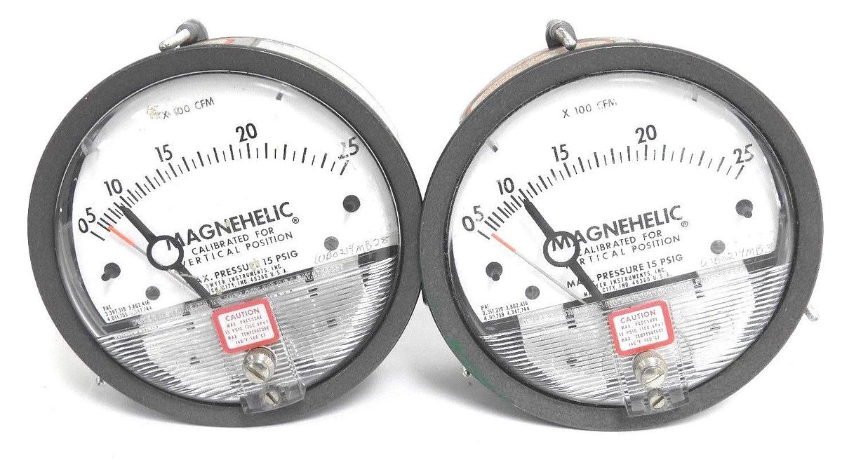 Used LOT OF 2 DWYER 12-167004-00 MAGNEHELIC PRESSURE GAUGES X 100 CFM, 1216700400
