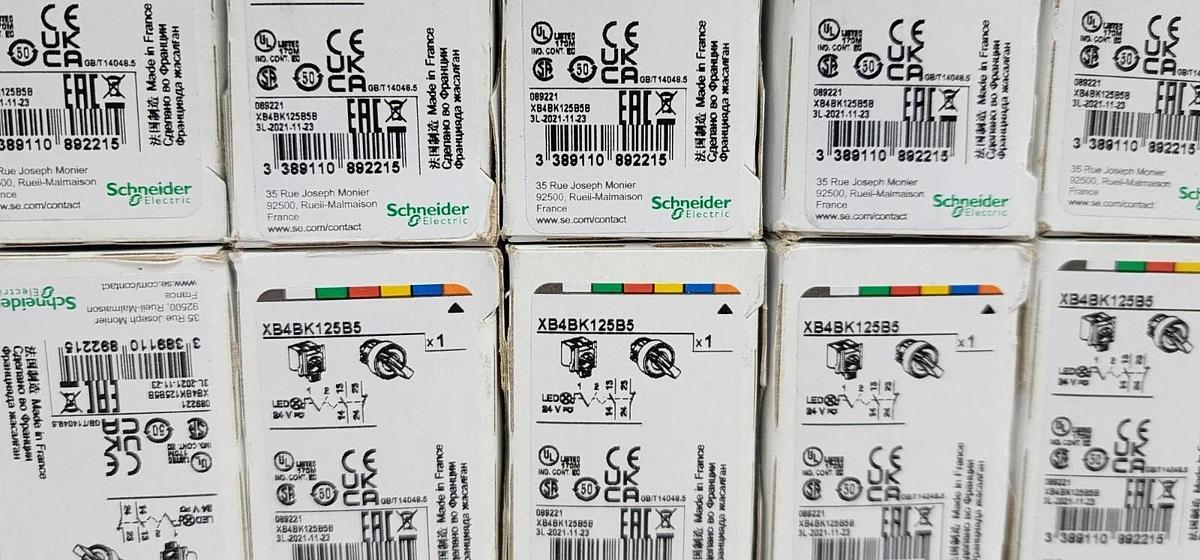 Used LOT OF 10 NEW SCHNEIDER ELECTRIC XB4BK125B5 SELECTOR SWITCHES