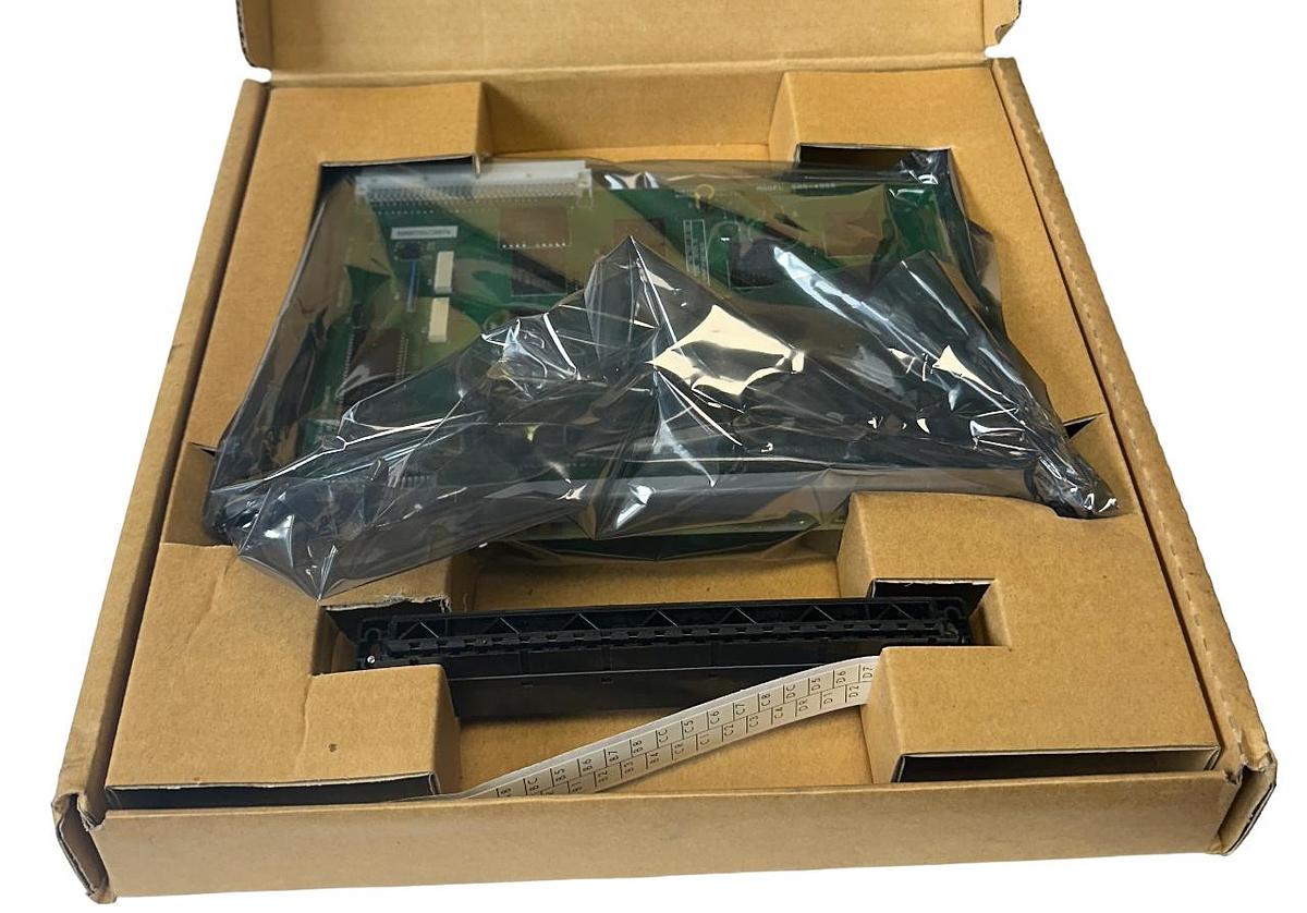 Used NEW SIEMENS TI 505-4908 / 2586241-0001 SIMATIC 8-PT RELAY OUTPUT MODULE NSMP