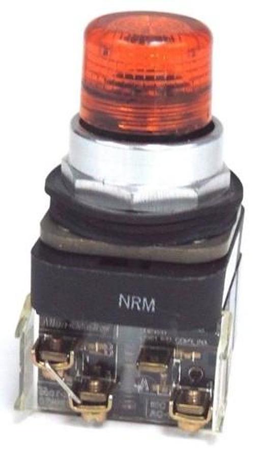 Used ALLEN BRADLEY 800T-PT16 PUSHBUTTON AMBER SER. T W/ 40171-002-01 COIL & 800T-XA