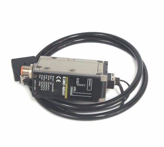 Used OMRON E3MC-MX41 FIBER OPTIC COLOR SENSOR RGB 12-24VDC, E3MCMX41