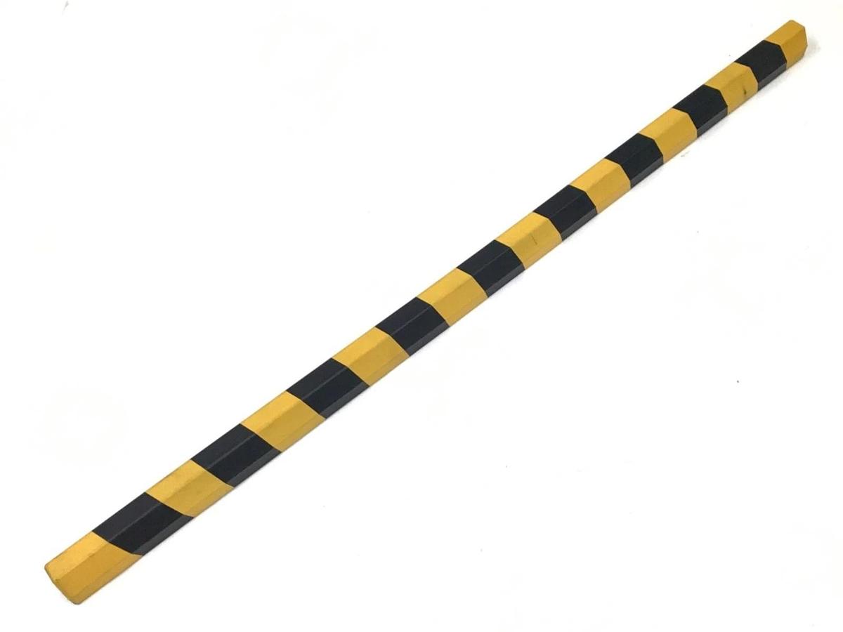 NEW CORNER GUARD FEG-D, OAH36in FLEX POLY, ADH. BACK, 7/16" X 36"
