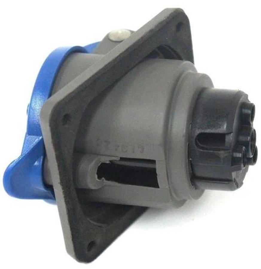 Used LEGRAND HYPRA 520-22 PANEL MOUNT RECEPTACLE, 2P+, 16A-6H, 200/250V, 52022