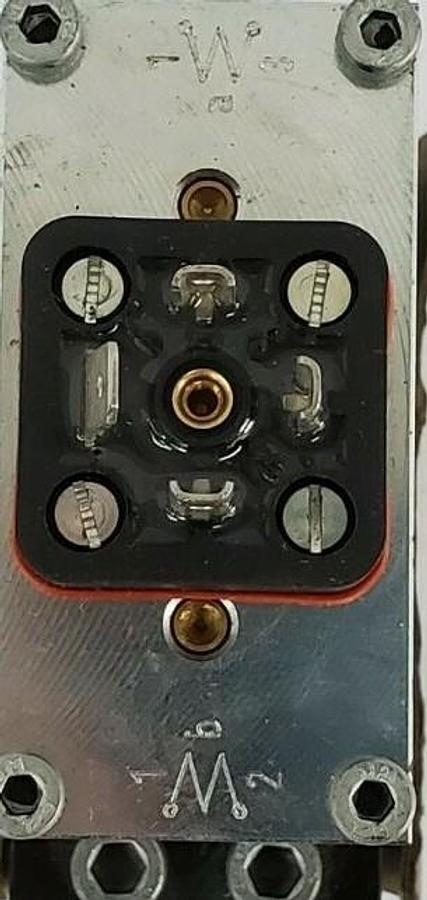 Used NEW ENERPAC VP22 SOLENOID VALVE 110 VAC, 5000 PSI (350 BAR) VP 22 3200