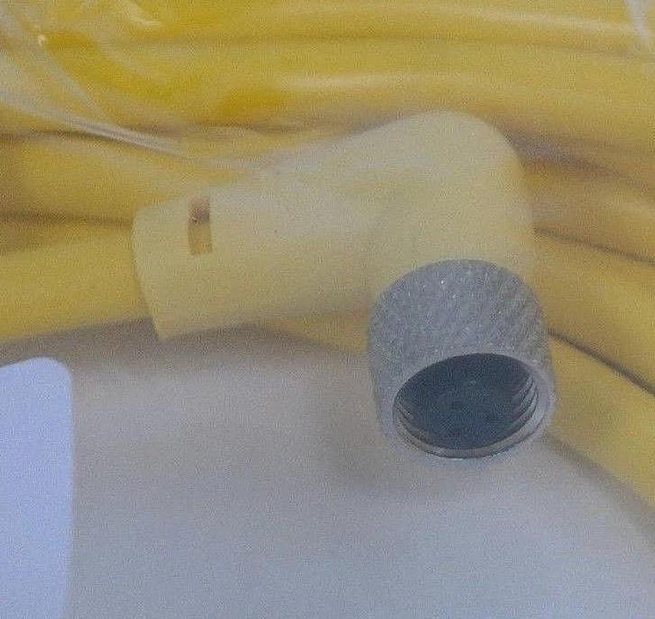 Used NEW MENCOM MAC-3FPX-20-R MICRO-AC SERIES CORDSET 300V, 4A, 3P, 20FT, MAC3FPX20R