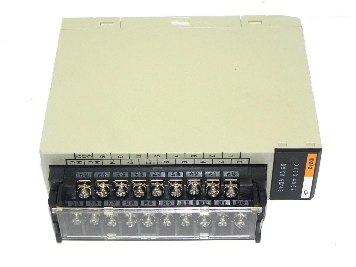 Used OMRON C200H-ID212 INPUT MODULE 24VDC 7mA C200HID212